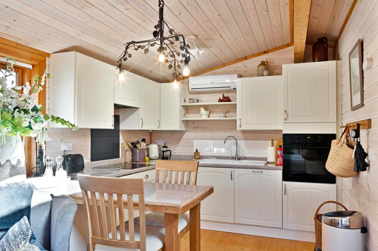 The Lodge - Luxury Lodge With Super King Size Bed, Kitchen & Shower Room Hurstpierpoint Kültér fotó